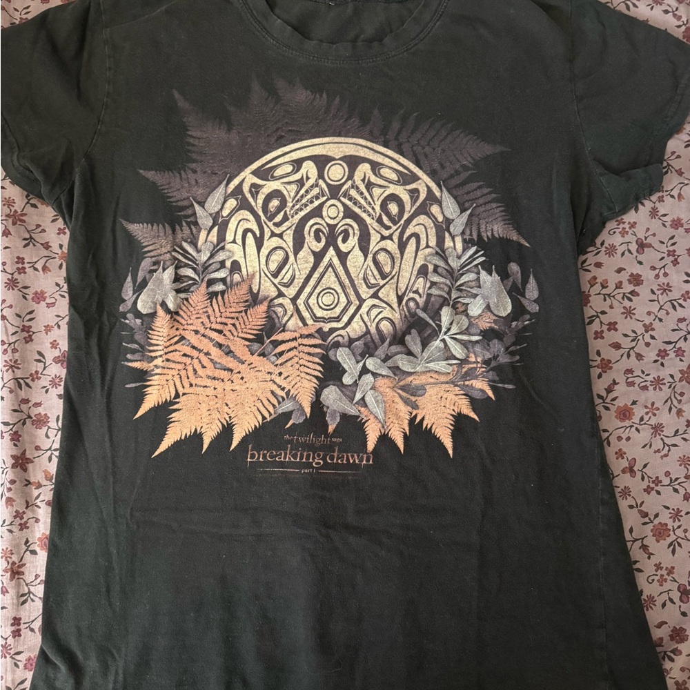 Breaking Dawn Graphic Women's Black Tee